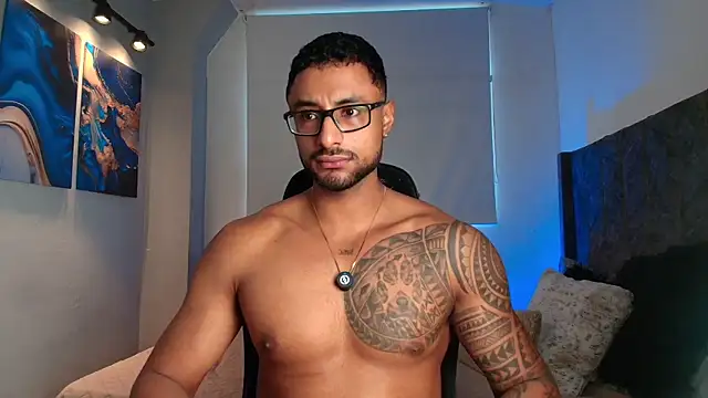 LiamGarcia1 online show from 05-14-26, 02:13