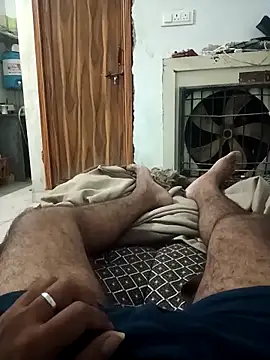 Snapshot of pintuS40 chatting on 10-26-25, 01:44 pintuS40 online show from 10-26-25, 01:44