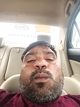 Snapshot of pintuS40 chatting on 10-27-25, 03:32 pintuS40 online show from 10-27-25, 03:32