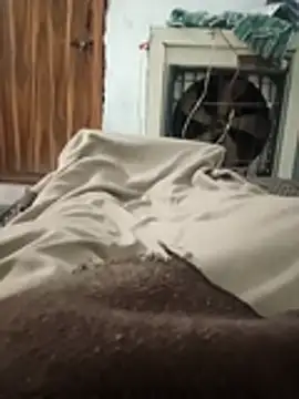 Snapshot of pintuS40 chatting on 10-31-25, 11:17 pintuS40 online show from 10-31-25, 11:17