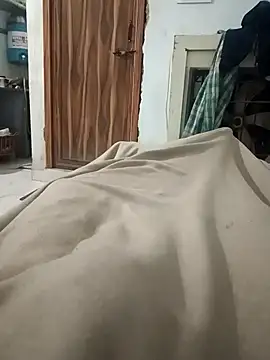 Snapshot of pintuS40 chatting on 11-17-25, 01:11 pintuS40 online show from 11-17-25, 01:11