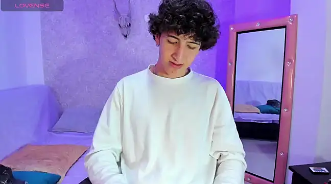 Kerverr  online show from 01-03-25, 08:43