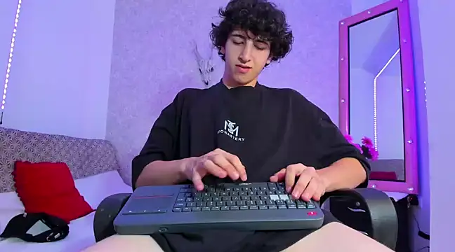 Kerverr  online show from 01-15-25, 04:15