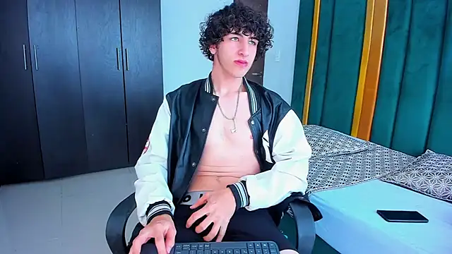 Kerverr  online show from 09-09-25, 03:33