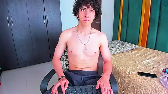 Kerverr  online show from 09-21-25, 04:30