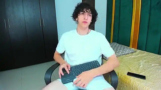 Kerverr  online show from 10-04-25, 10:08