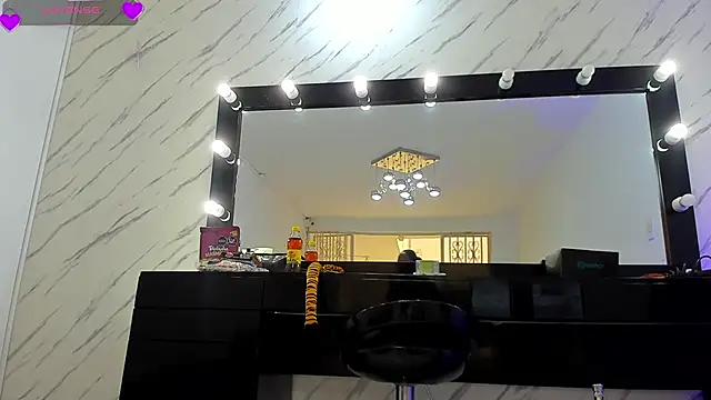 ElisabethMassey online show from 10-31-25, 01:56