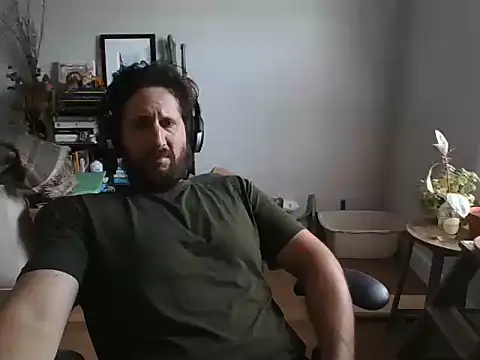 Eggplantout online show from 08-08-26, 05:26