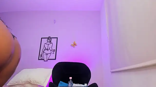 Snapshot of Allison-Bell1 chatting on 11-06-25, 12:11 Allison-Bell1 online show from 11-06-25, 12:11