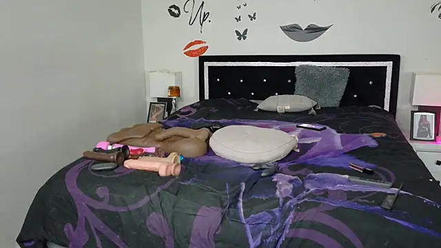 chocolatefantasyxxox online show from 12-28-24, 05:23