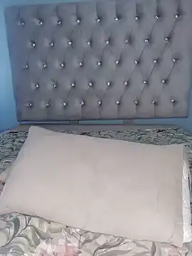 Snapshot of Amber007 chatting on 01-19-25, 01:22 Amber007 online show from 01-19-25, 01:22