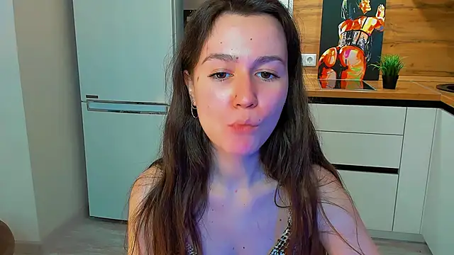 Snapshot of ameli_moon chatting on 01-26-25, 01:36 ameli moon online show from 01-26-25, 01:36