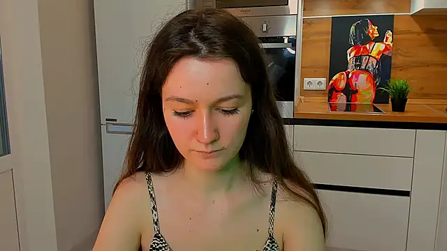 Snapshot of ameli_moon chatting on 01-27-25, 12:58 ameli moon online show from 01-27-25, 12:58