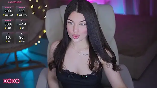 YourLolaBunny online show from 04-29-26, 07:09