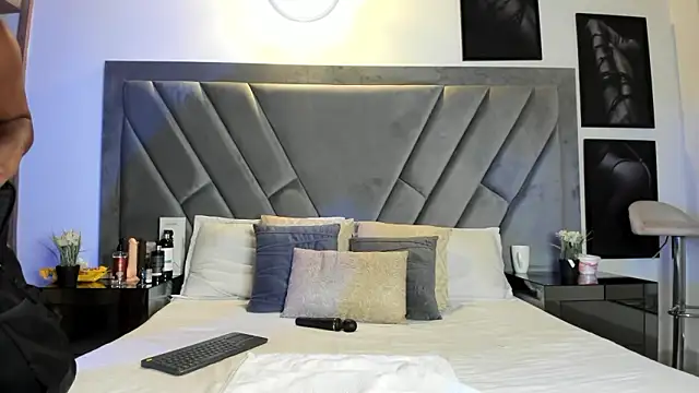 brenda nova18 online show from 03-23-26, 07:18