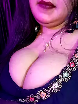 Snapshot of Suhanakhan00 chatting on 01-31-25, 10:10 Suhanakhan00 online show from 01-31-25, 10:10