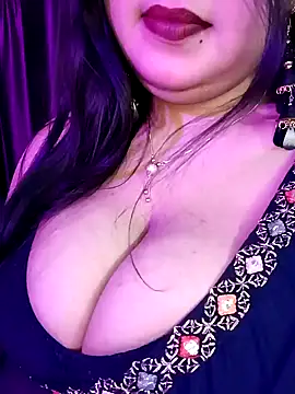 Snapshot of Suhanakhan00 chatting on 02-02-25, 05:26 Suhanakhan00 online show from 02-02-25, 05:26
