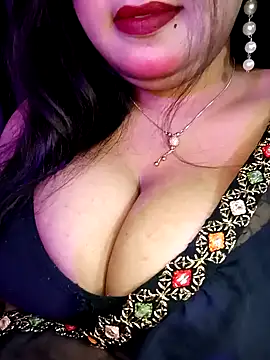 Snapshot of Suhanakhan00 chatting on 03-04-25, 05:56 Suhanakhan00 online show from 03-04-25, 05:56