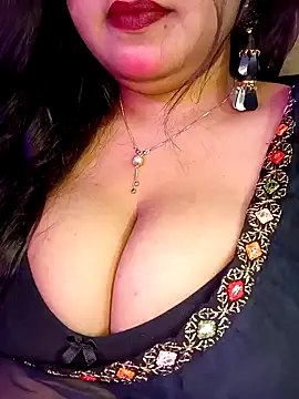 Snapshot of Suhanakhan00 chatting on 03-07-25, 06:00 Suhanakhan00 online show from 03-07-25, 06:00