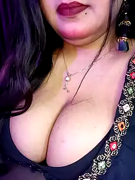 Snapshot of Suhanakhan00 chatting on 03-11-25, 04:54 Suhanakhan00 online show from 03-11-25, 04:54