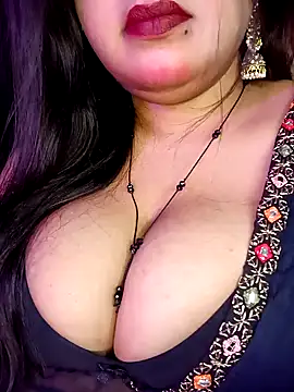 Snapshot of Suhanakhan00 chatting on 03-17-25, 06:07 Suhanakhan00 online show from 03-17-25, 06:07
