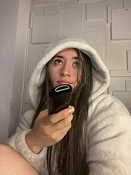 Sophie LS online show from 02-16-25, 07:04