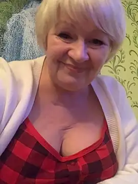 Snapshot of Laura_Millf chatting on 01-01-25, 12:32 Laura Millf online show from 01-01-25, 12:32