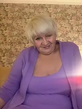 Snapshot of Laura_Millf chatting on 01-13-25, 02:42 Laura Millf online show from 01-13-25, 02:42