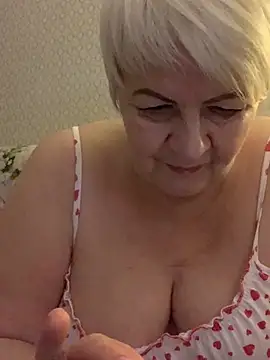 Snapshot of Laura_Millf chatting on 01-30-25, 05:39 Laura Millf online show from 01-30-25, 05:39