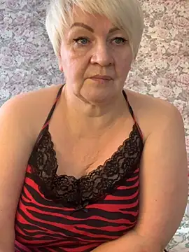 Snapshot of Laura_Millf chatting on 02-16-25, 07:15 Laura Millf online show from 02-16-25, 07:15