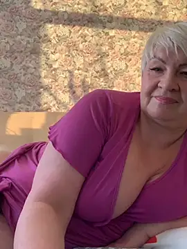 Snapshot of Laura_Millf chatting on 02-25-25, 02:44 Laura Millf online show from 02-25-25, 02:44