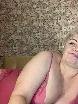 Snapshot of Laura_Millf chatting on 02-26-25, 11:52 Laura Millf online show from 02-26-25, 11:52