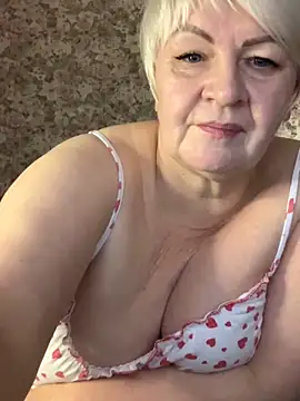 Snapshot of Laura_Millf chatting on 03-09-25, 01:04 Laura Millf online show from 03-09-25, 01:04