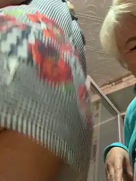 Snapshot of Laura_Millf chatting on 09-23-25, 05:27 Laura Millf online show from 09-23-25, 05:27