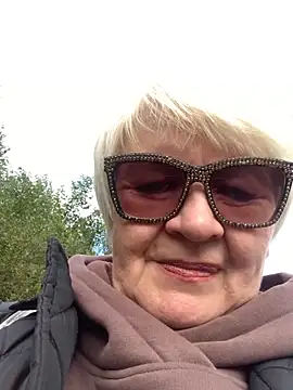 Snapshot of Laura_Millf chatting on 10-03-25, 11:07 Laura Millf online show from 10-03-25, 11:07