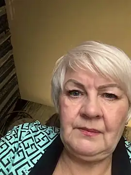 Snapshot of Laura_Millf chatting on 10-26-25, 02:56 Laura Millf online show from 10-26-25, 02:56