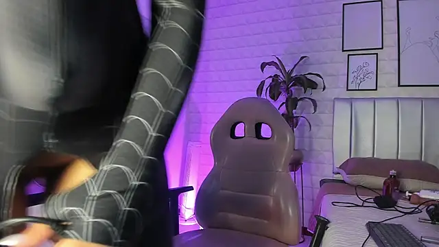 Lizzie-Evans online show from 09-28-25, 12:10