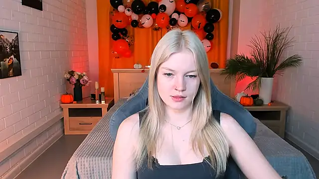 GraceGlamour online show from 10-21-25, 05:08