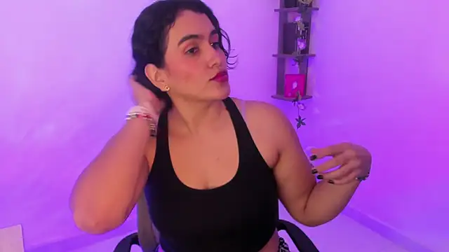 Snapshot of isabella_aristi03 chatting on 10-01-25, 03:01 isabella aristi03 online show from 10-01-25, 03:01