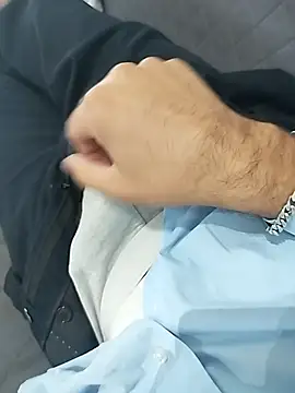 Snapshot of ptrz990 chatting on 11-12-25, 02:06 ptrz990 online show from 11-12-25, 02:06