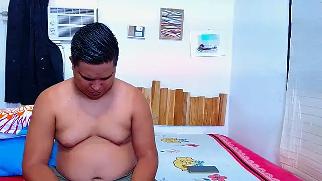 Snapshot of lucasandSofi chatting on 02-11-26, 08:47 lucasandSofi online show from 02-11-26, 08:47