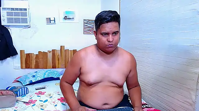 Snapshot of lucasandSofi chatting on 03-15-26, 09:54 lucasandSofi online show from 03-15-26, 09:54