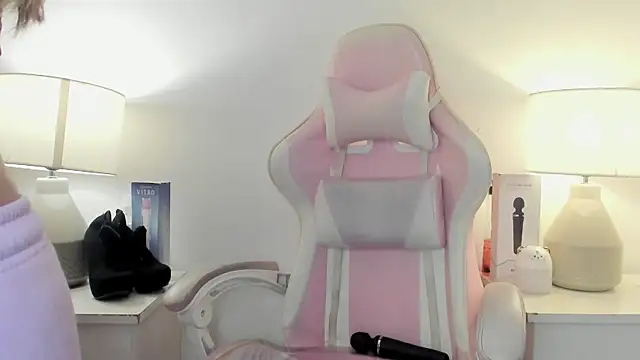 MollyBigBoobs12 online show from 01-15-25, 08:48
