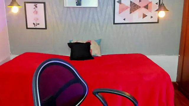 Valeria roussi online show from 01-14-25, 02:32