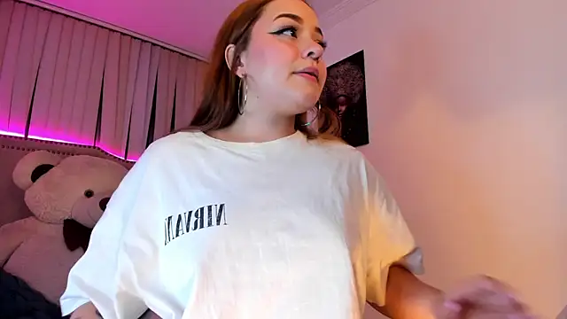 Snapshot of Valentina_Se chatting on 12-18-24, 12:10 Valentina Se online show from 12-18-24, 12:10