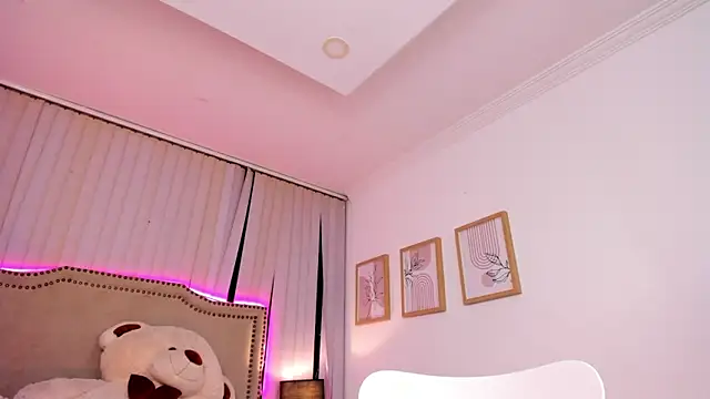 Snapshot of Valentina_Se chatting on 03-04-25, 07:08 Valentina Se online show from 03-04-25, 07:08