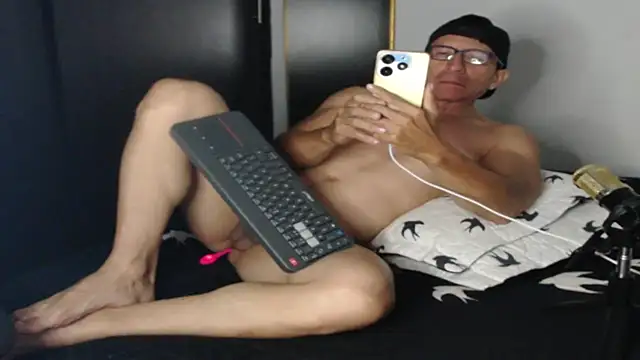 KALE 19 online show from 02-14-25, 01:45