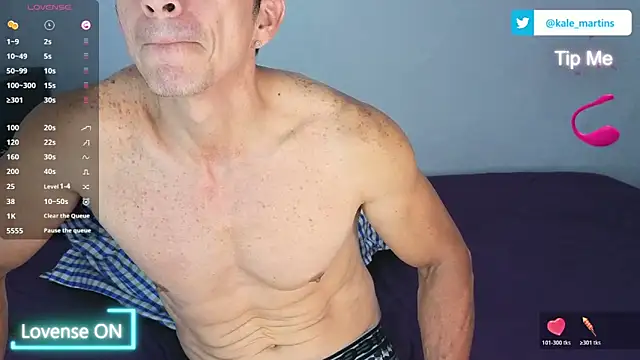 Snapshot of KALE_19 chatting on 03-15-26, 03:01 KALE 19 online show from 03-15-26, 03:01