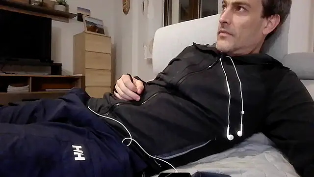 basquehotboy online show from 05-10-26, 09:20