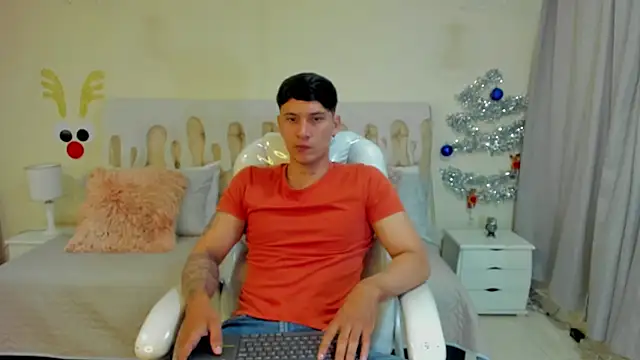 Snapshot of Damian23__ chatting on 12-27-24, 12:45 Damian23 online show from 12-27-24, 12:45